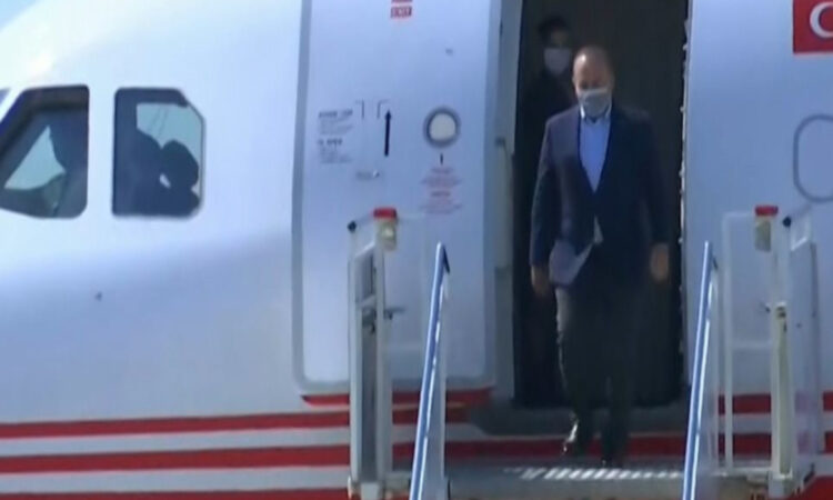 Έφτασε στη Θράκη ο Τσαβούσογλου συνοδεία δεκάδων τουρκικών ΜΜΕ