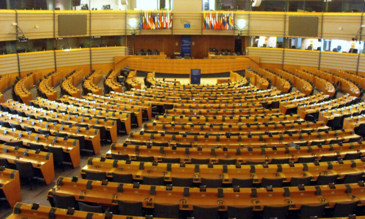 ΕΕ: Νέοι νόμοι για την πολιτική διαφήμιση, εκλογικά δικαιώματα, χρηματοδότηση των κομμάτων